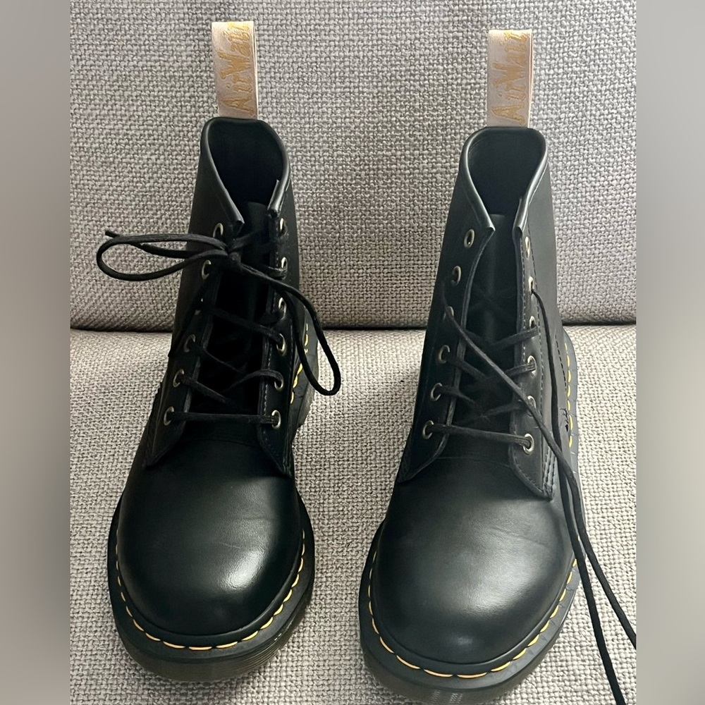 Dr. Martens Vegan 101 Classic Boots – Black (Unisex) – Like New!